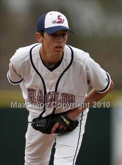 Thumbnail 1 in Los Amigos vs. Capistrano Valley Christian photogallery.
