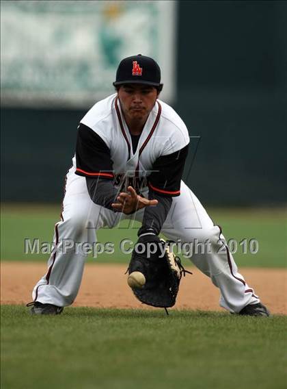 Thumbnail 1 in Los Amigos vs. Capistrano Valley Christian photogallery.