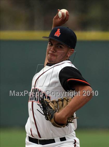 Thumbnail 2 in Los Amigos vs. Capistrano Valley Christian photogallery.