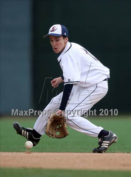 Thumbnail 2 in Los Amigos vs. Capistrano Valley Christian photogallery.