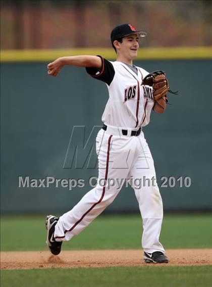 Thumbnail 2 in Los Amigos vs. Capistrano Valley Christian photogallery.