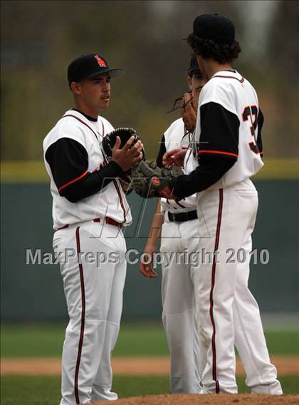 Thumbnail 2 in Los Amigos vs. Capistrano Valley Christian photogallery.