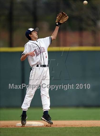 Thumbnail 2 in Los Amigos vs. Capistrano Valley Christian photogallery.