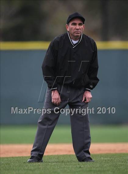 Thumbnail 2 in Los Amigos vs. Capistrano Valley Christian photogallery.