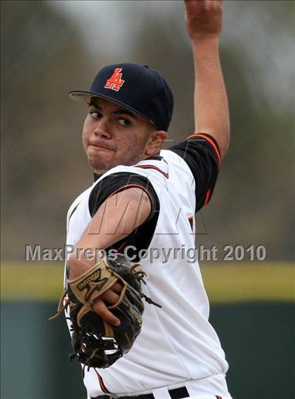 Thumbnail 1 in Los Amigos vs. Capistrano Valley Christian photogallery.