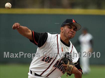 Thumbnail 1 in Los Amigos vs. Capistrano Valley Christian photogallery.