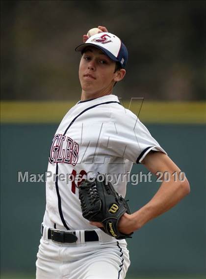 Thumbnail 1 in Los Amigos vs. Capistrano Valley Christian photogallery.