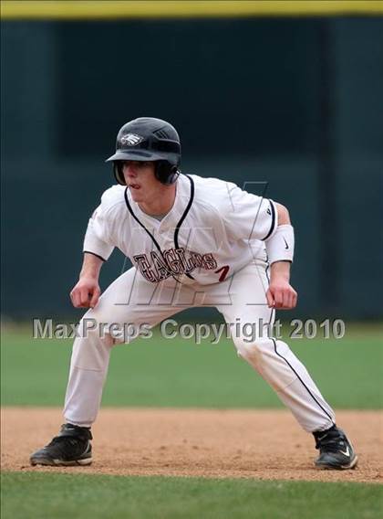 Thumbnail 3 in Los Amigos vs. Capistrano Valley Christian photogallery.