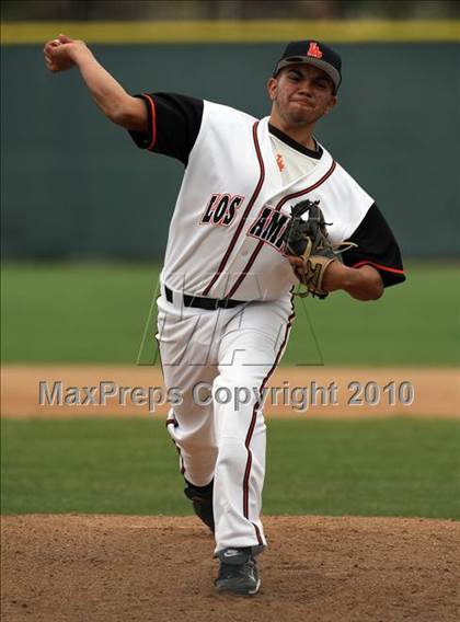 Thumbnail 3 in Los Amigos vs. Capistrano Valley Christian photogallery.