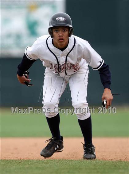 Thumbnail 3 in Los Amigos vs. Capistrano Valley Christian photogallery.