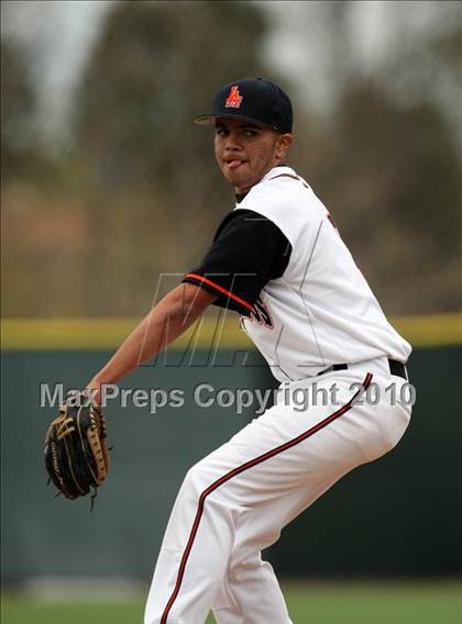 Thumbnail 3 in Los Amigos vs. Capistrano Valley Christian photogallery.