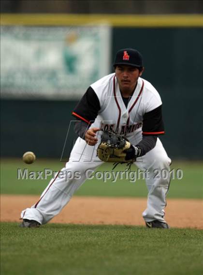 Thumbnail 2 in Los Amigos vs. Capistrano Valley Christian photogallery.