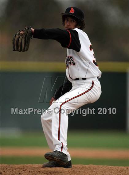 Thumbnail 2 in Los Amigos vs. Capistrano Valley Christian photogallery.