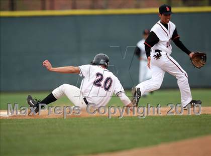 Thumbnail 2 in Los Amigos vs. Capistrano Valley Christian photogallery.