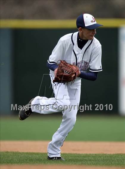 Thumbnail 1 in Los Amigos vs. Capistrano Valley Christian photogallery.