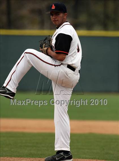 Thumbnail 1 in Los Amigos vs. Capistrano Valley Christian photogallery.