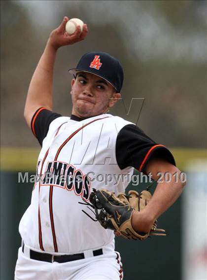 Thumbnail 2 in Los Amigos vs. Capistrano Valley Christian photogallery.