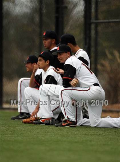 Thumbnail 2 in Los Amigos vs. Capistrano Valley Christian photogallery.