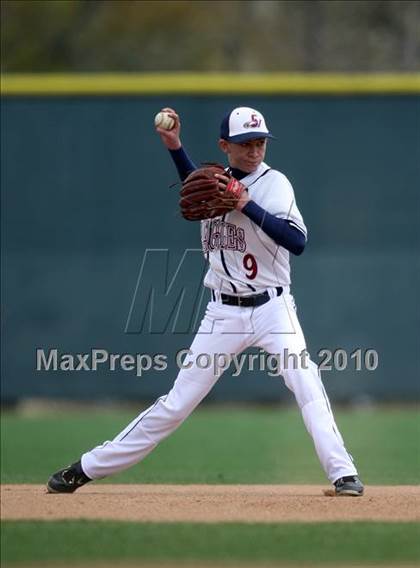 Thumbnail 1 in Los Amigos vs. Capistrano Valley Christian photogallery.