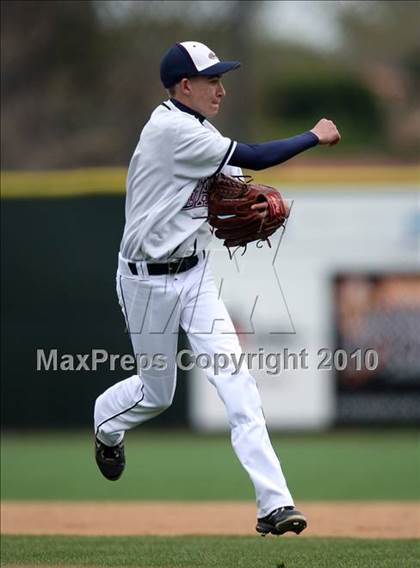 Thumbnail 1 in Los Amigos vs. Capistrano Valley Christian photogallery.