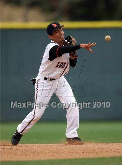 Thumbnail 1 in Los Amigos vs. Capistrano Valley Christian photogallery.