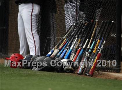 Thumbnail 2 in Los Amigos vs. Capistrano Valley Christian photogallery.