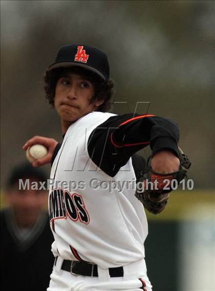 Thumbnail 2 in Los Amigos vs. Capistrano Valley Christian photogallery.