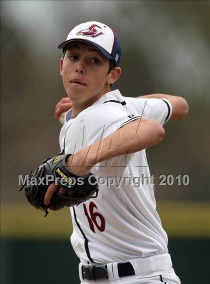 Thumbnail 2 in Los Amigos vs. Capistrano Valley Christian photogallery.