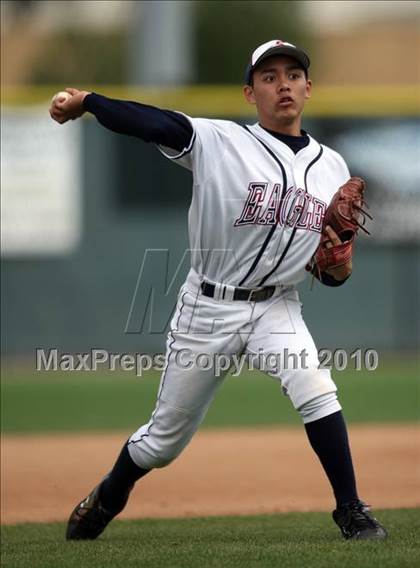 Thumbnail 2 in Los Amigos vs. Capistrano Valley Christian photogallery.