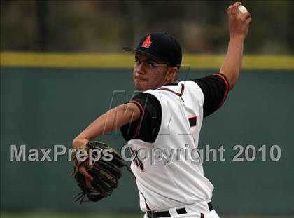 Thumbnail 1 in Los Amigos vs. Capistrano Valley Christian photogallery.