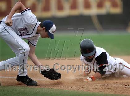 Thumbnail 3 in Los Amigos vs. Capistrano Valley Christian photogallery.