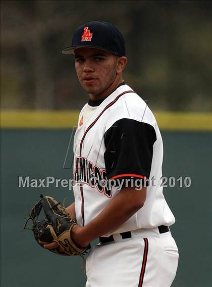 Thumbnail 2 in Los Amigos vs. Capistrano Valley Christian photogallery.