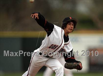 Thumbnail 2 in Los Amigos vs. Capistrano Valley Christian photogallery.