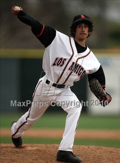 Thumbnail 1 in Los Amigos vs. Capistrano Valley Christian photogallery.
