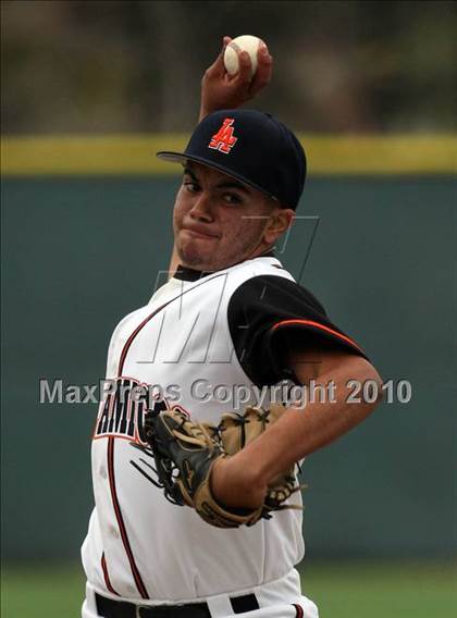 Thumbnail 2 in Los Amigos vs. Capistrano Valley Christian photogallery.