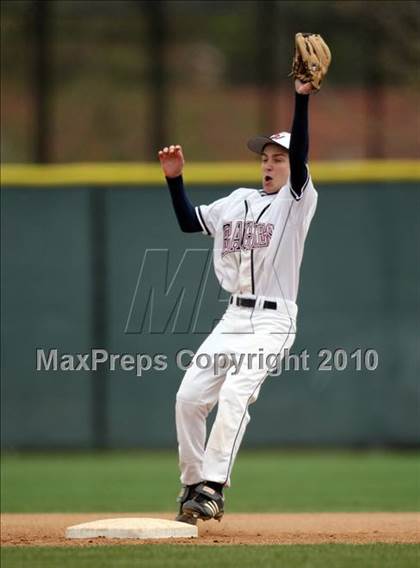 Thumbnail 2 in Los Amigos vs. Capistrano Valley Christian photogallery.