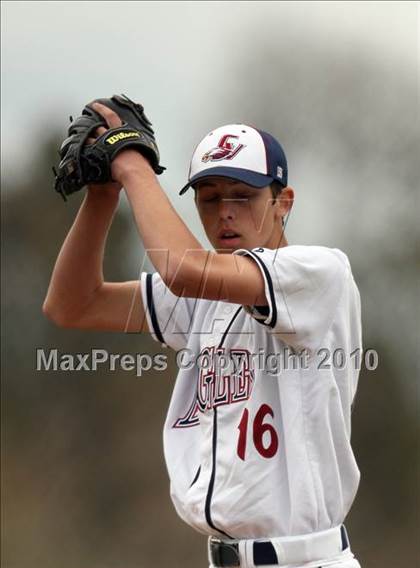 Thumbnail 3 in Los Amigos vs. Capistrano Valley Christian photogallery.