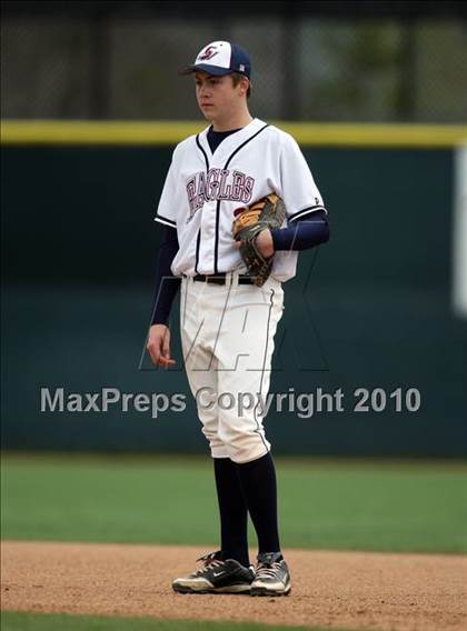 Thumbnail 1 in Los Amigos vs. Capistrano Valley Christian photogallery.