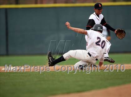 Thumbnail 1 in Los Amigos vs. Capistrano Valley Christian photogallery.