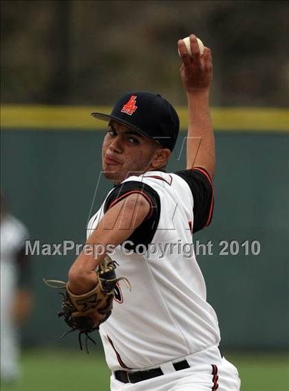 Thumbnail 2 in Los Amigos vs. Capistrano Valley Christian photogallery.