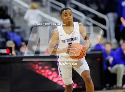 Thumbnail 1 in Creighton Prep vs. Omaha Central photogallery.