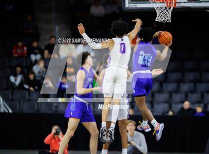 Thumbnail 1 in Creighton Prep vs. Omaha Central photogallery.