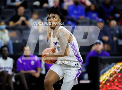 Thumbnail 2 in Creighton Prep vs. Omaha Central photogallery.