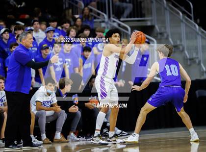 Thumbnail 3 in Creighton Prep vs. Omaha Central photogallery.