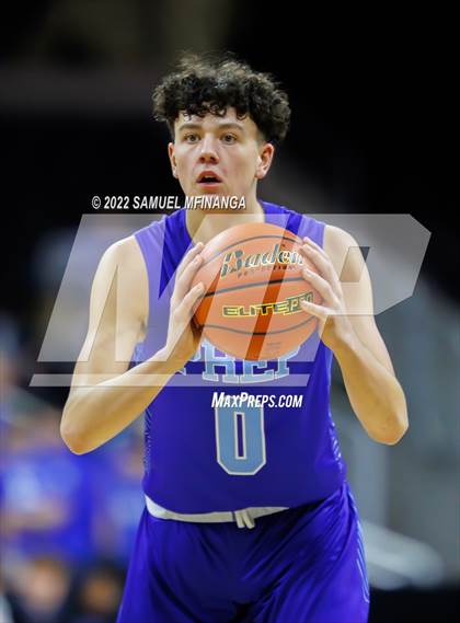 Thumbnail 1 in Creighton Prep vs. Omaha Central photogallery.