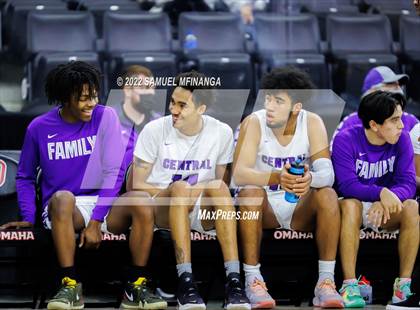 Thumbnail 3 in Creighton Prep vs. Omaha Central photogallery.