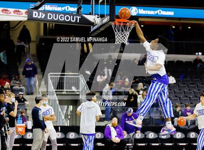 Thumbnail 3 in Creighton Prep vs. Omaha Central photogallery.