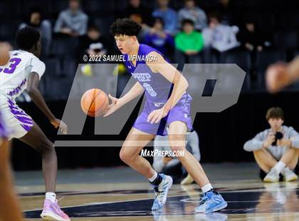 Thumbnail 2 in Creighton Prep vs. Omaha Central photogallery.
