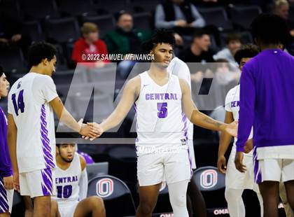Thumbnail 1 in Creighton Prep vs. Omaha Central photogallery.