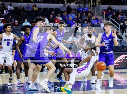 Thumbnail 1 in Creighton Prep vs. Omaha Central photogallery.
